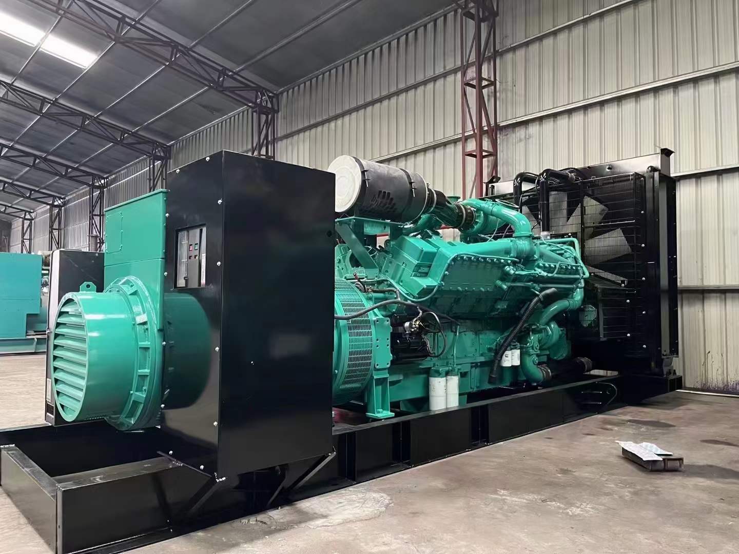 润州如何降低 800kW 柴油发电机输出电流的波动？