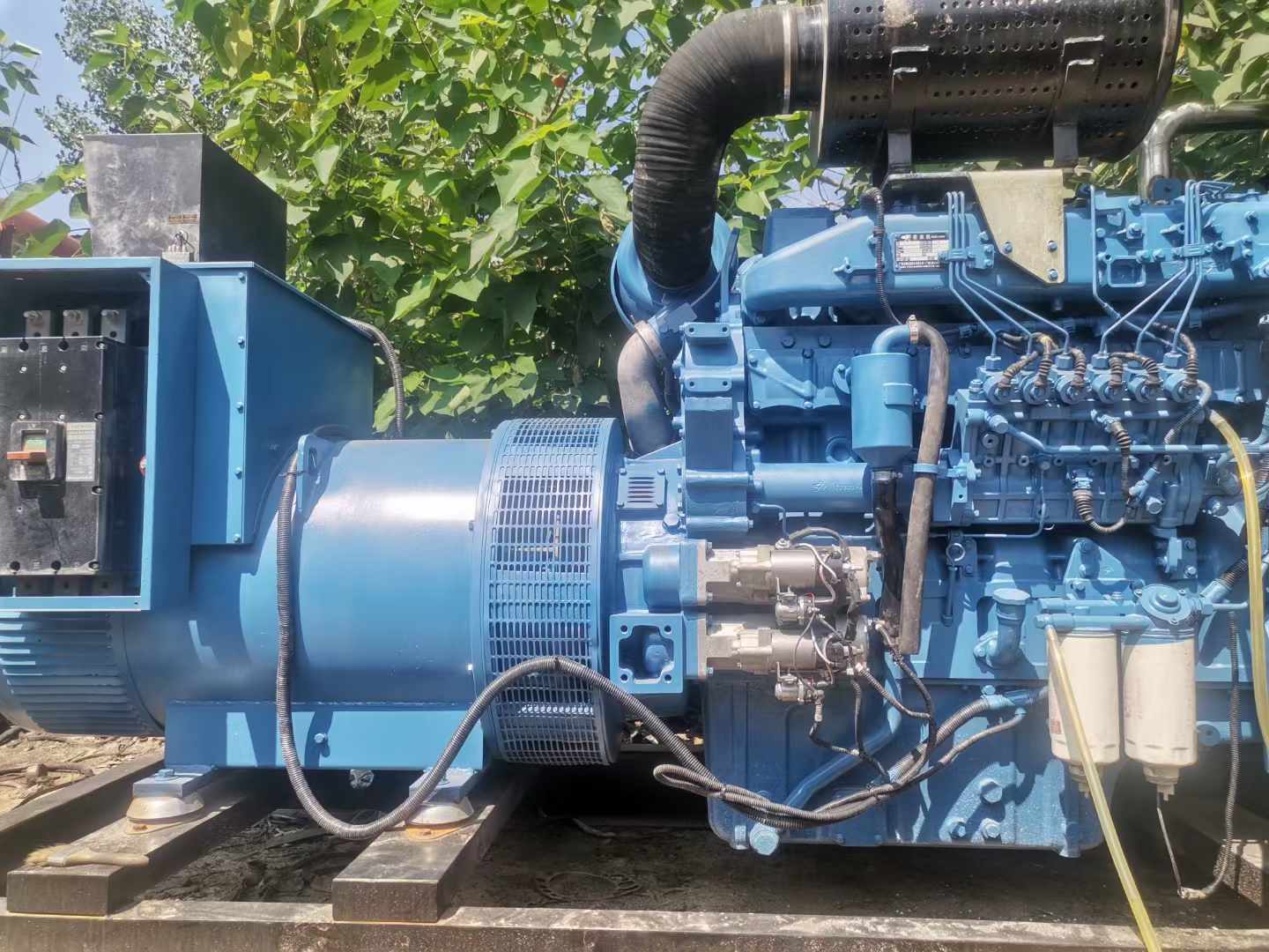润州详细说明降低 800kW 柴油发电机输出电流波动的方法