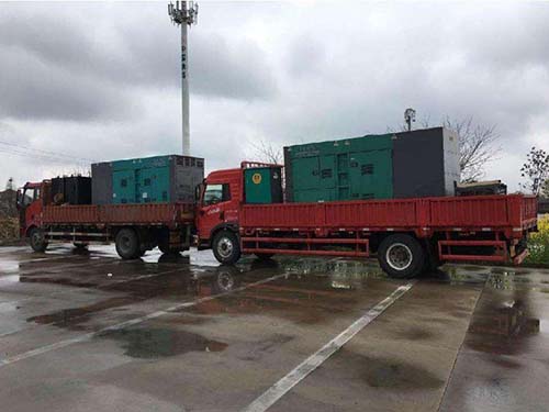 润州涂抹密封胶后，需要等待多长时间才能安装水冷式机油散热器密封件？